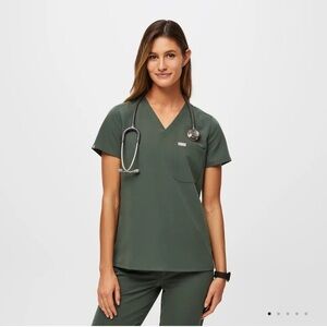 Figs Moss Catarina Scrub Top